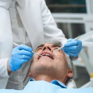 La revisión forma parte de la planificación de una cirugía dental para garantizar una excelente experiencia del paciente.